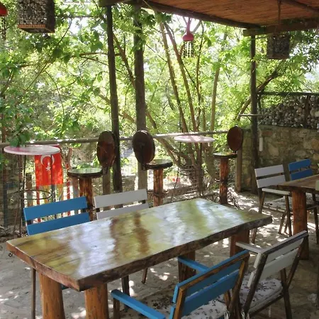 Eski Ξενοδοχείο