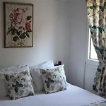 Eski Hotel *