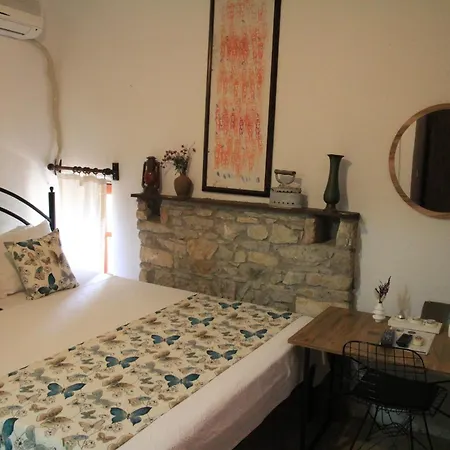 Eski Hotel *